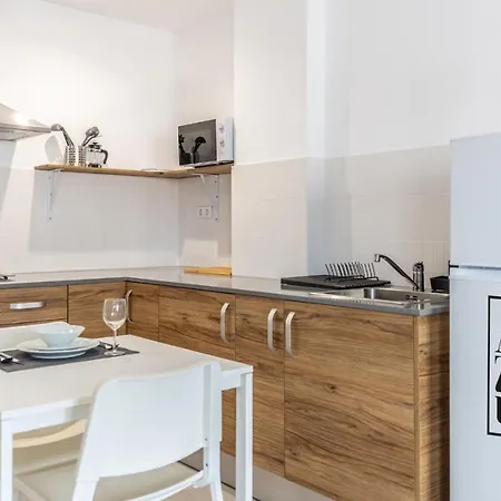 Acogedor Estudio A Metros De La Playa, Con Zonas Comunes Y Terraza 3b *